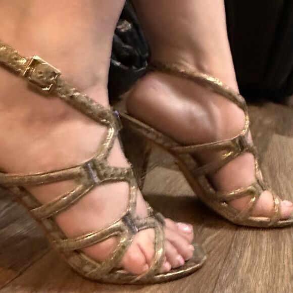 VC Signature Vogue Heels Women's Sz 6 Platinum Gold Metallic Snake Leath… - Picture 3 of 17